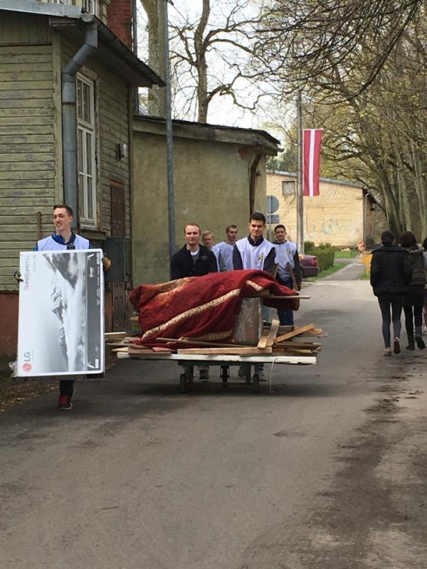 Lielus darbus jādara kopā!